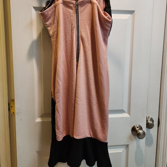 Black and Pink Dress - Picture 2 of 3